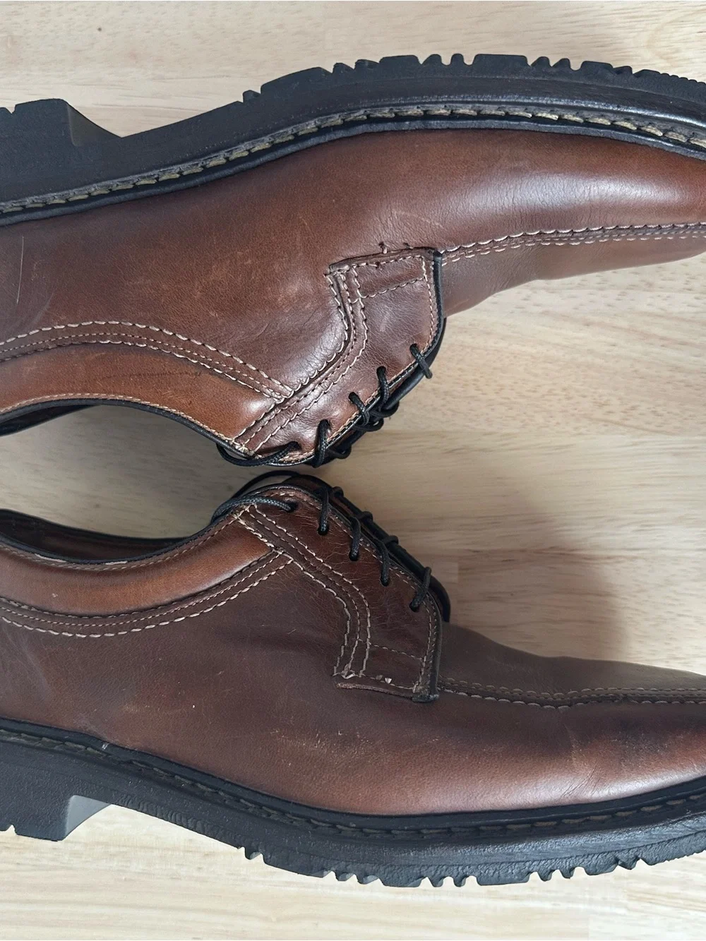Allen Edmonds Brown Leather Derby Shoes with Black Laces